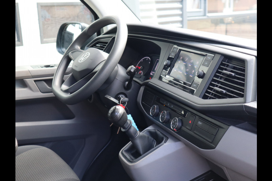 Volkswagen Transporter 2.0 TDI 111pk Euro 6 - Lang L2 - Trekhaak - Cruise - 3 Zits