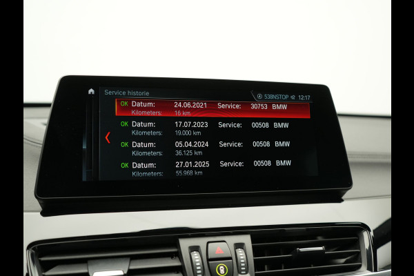 BMW X1 xDrive25e M Sport PHEV 221pk Dealer O.H. | Trekhaak Af Fabriek | Panodak | Adaptive Cruise | Head Up | Camera | Lederen Sportstoelen Memory & Verwarmd | Harman / Kardon | Keyless | Sfeerverlichting | Navigatie | DAB | Plug In Hybrid