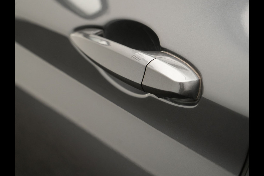 BMW X1 xDrive25e M Sport PHEV 221pk Dealer O.H. | Trekhaak Af Fabriek | Panodak | Adaptive Cruise | Head Up | Camera | Lederen Sportstoelen Memory & Verwarmd | Harman / Kardon | Keyless | Sfeerverlichting | Navigatie | DAB | Plug In Hybrid