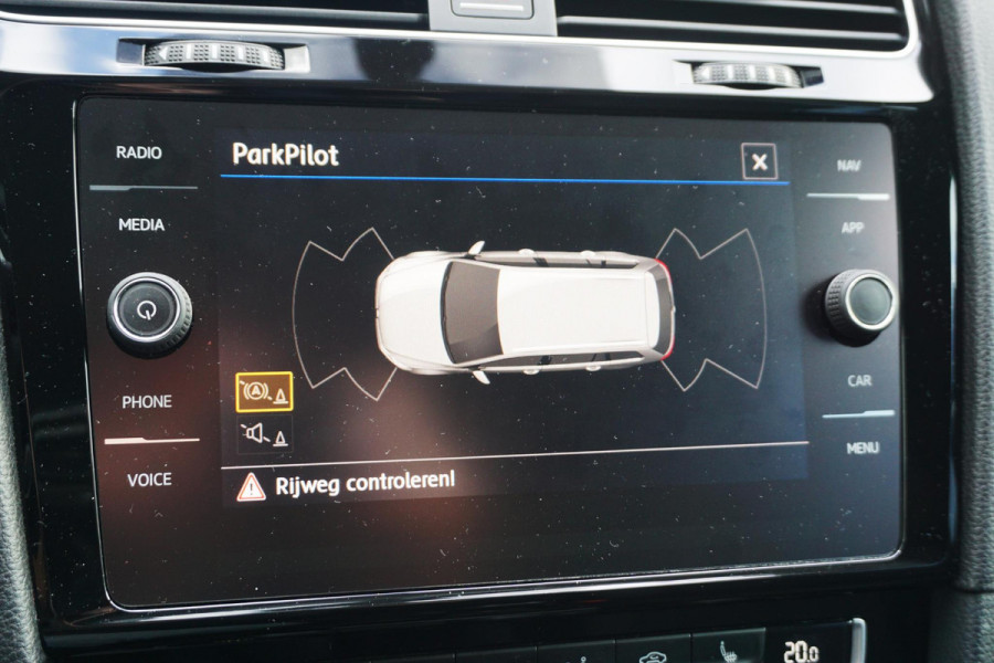 Volkswagen Golf 1.0 TSI 110PK Highline/19 Inch/Liefhebbersauto!!/ Moet gezien worden!!