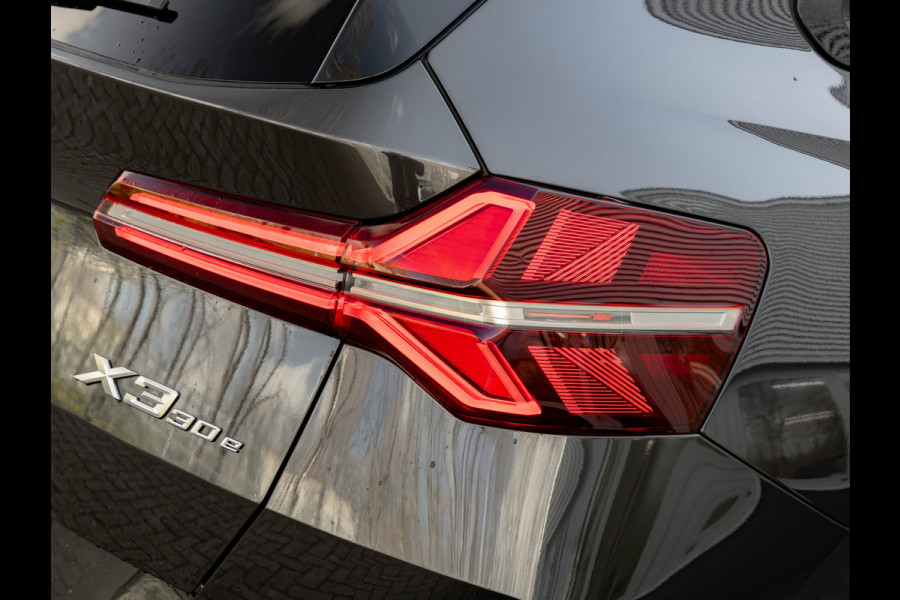 BMW X3 30e xDrive M-Sport - Pano - Trekhaak - ACC - Memoryzetel