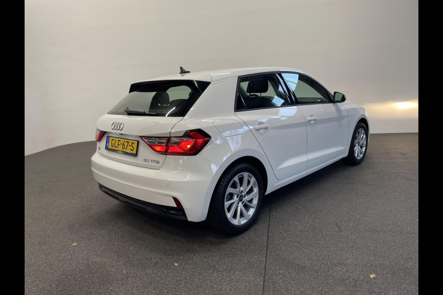 Audi A1 Sportback 30 TFSI 110pk S-Tronic Advanced edition Navigatie Apple Carplay / Android Auto Climate Control Camera Parkeer sensoren Dab