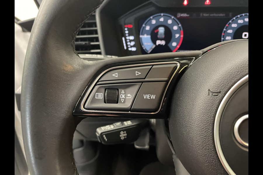 Audi A1 Sportback 30 TFSI 110pk S-Tronic Advanced edition Navigatie Apple Carplay / Android Auto Climate Control Camera Parkeer sensoren Dab