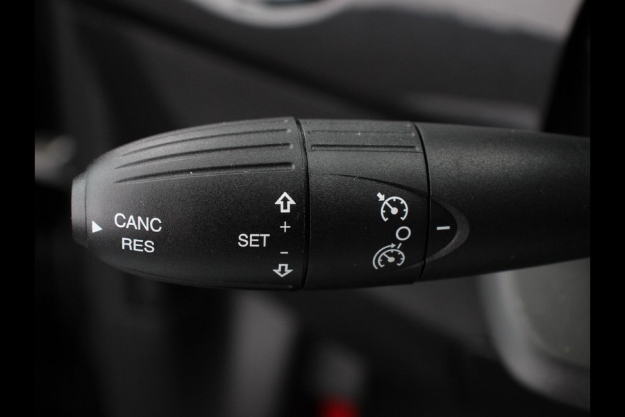 Fiat 500C 1.0 Hybrid Dolcevita Airco Cruise control Parkeersensor achter Radio Apple Carplay/ Android Auto