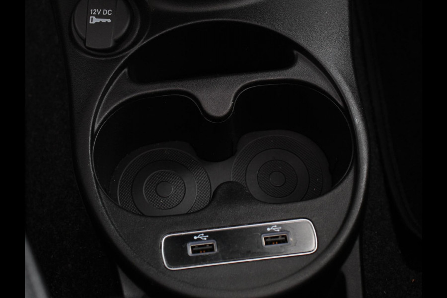 Fiat 500C 1.0 Hybrid Dolcevita Airco Cruise control Parkeersensor achter Radio Apple Carplay/ Android Auto