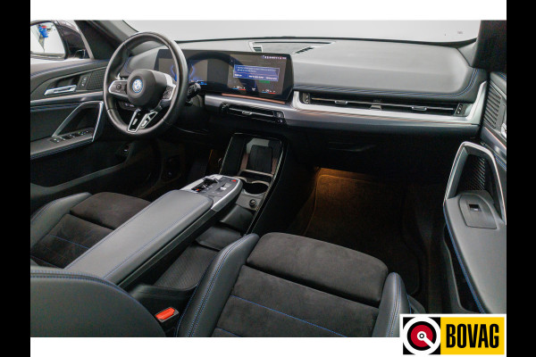 BMW X1 xDrive25e M-sport 245 PK automaat | Stoelverwarming + massage | Stuurverwarming | Navigatie Keyless, Elektrische achterklep, Privacy glas, App-connect, Cruise, Led