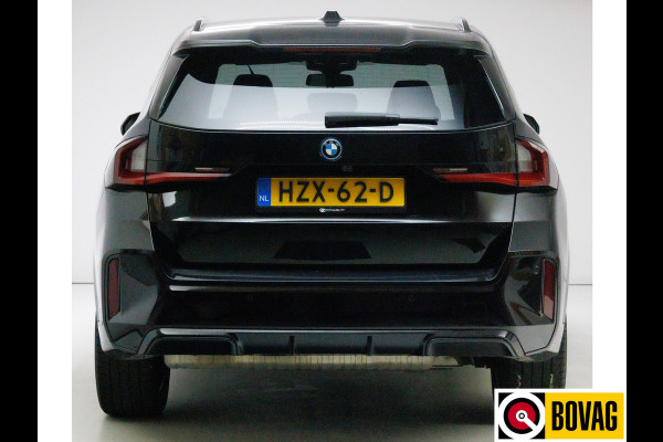 BMW X1 xDrive25e M-sport 245 PK automaat | Stoelverwarming + massage | Stuurverwarming | Navigatie Keyless, Elektrische achterklep, Privacy glas, App-connect, Cruise, Led