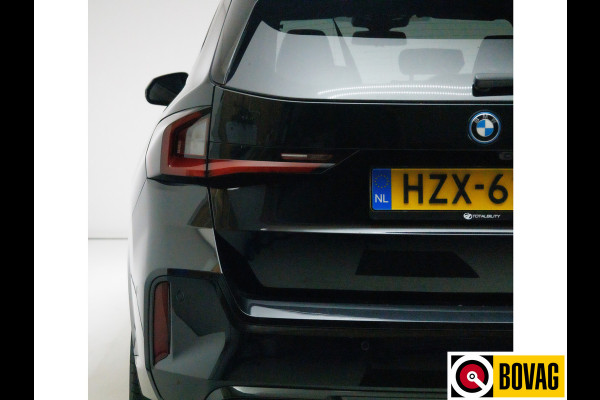BMW X1 xDrive25e M-sport 245 PK automaat | Stoelverwarming + massage | Stuurverwarming | Navigatie Keyless, Elektrische achterklep, Privacy glas, App-connect, Cruise, Led