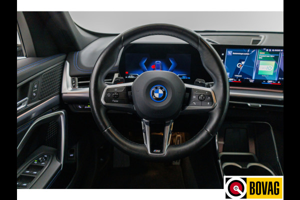BMW X1 xDrive25e M-sport 245 PK automaat | Stoelverwarming + massage | Stuurverwarming | Navigatie Keyless, Elektrische achterklep, Privacy glas, App-connect, Cruise, Led