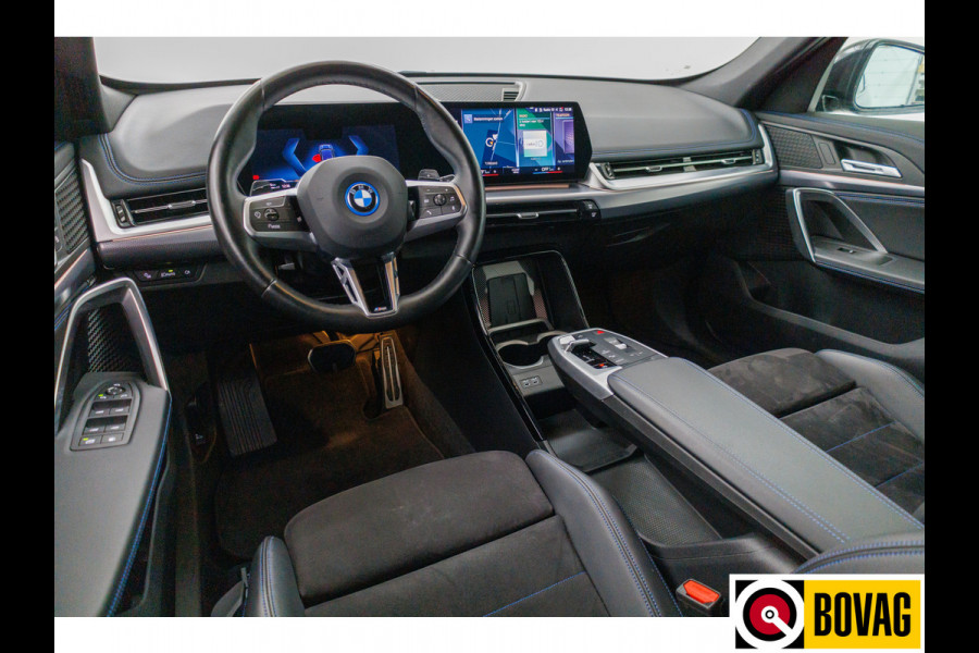 BMW X1 xDrive25e M-sport 245 PK automaat | Stoelverwarming + massage | Stuurverwarming | Navigatie Keyless, Elektrische achterklep, Privacy glas, App-connect, Cruise, Led