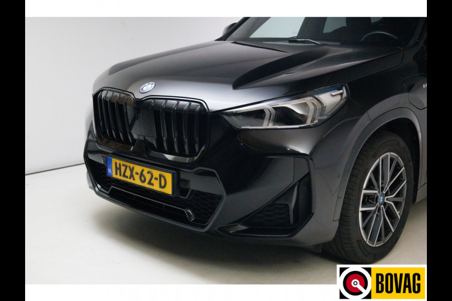 BMW X1 xDrive25e M-sport 245 PK automaat | Stoelverwarming + massage | Stuurverwarming | Navigatie Keyless, Elektrische achterklep, Privacy glas, App-connect, Cruise, Led