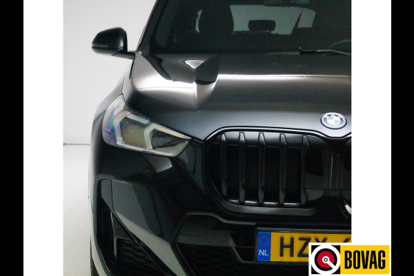 BMW X1 xDrive25e M-sport 245 PK automaat | Stoelverwarming + massage | Stuurverwarming | Navigatie Keyless, Elektrische achterklep, Privacy glas, App-connect, Cruise, Led
