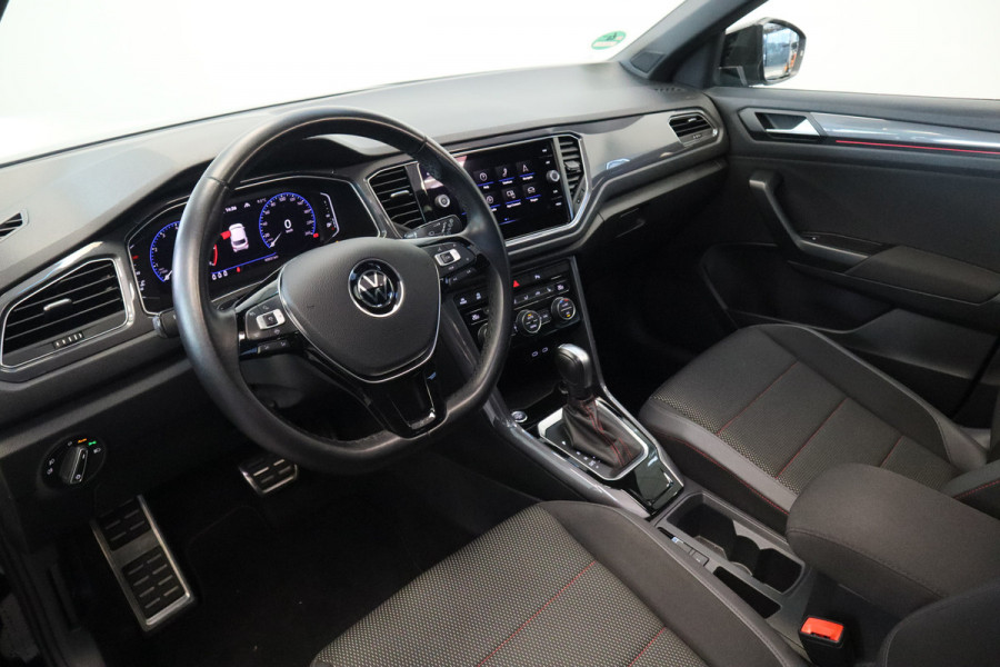 Volkswagen T-Roc 1.5 TSI Sport Panorama dak Stuurwielverwarming ! 2e Paasdag geopend van 12.00 tot 17:00u !