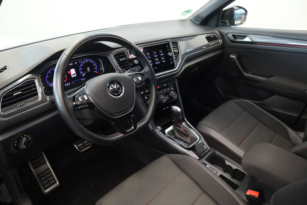 Volkswagen T-Roc 1.5 TSI Sport Panorama dak Stuurwielverwarming ! 2e Paasdag geopend van 12.00 tot 17:00u !