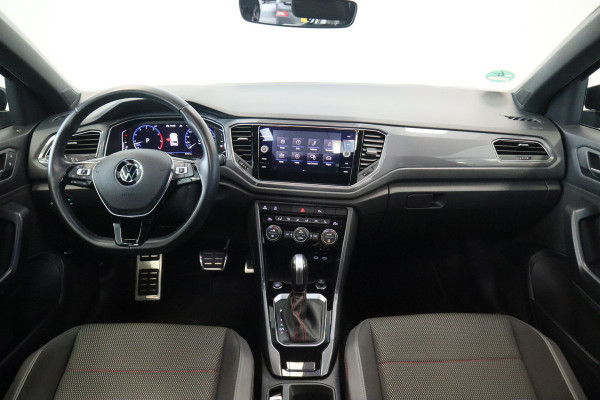 Volkswagen T-Roc 1.5 TSI Sport Panorama dak Stuurwielverwarming ! 2e Paasdag geopend van 12.00 tot 17:00u !