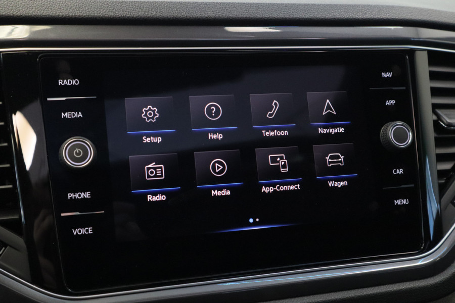 Volkswagen T-Roc 1.5 TSI Sport Panorama dak Stuurwielverwarming ! 2e Paasdag geopend van 12.00 tot 17:00u !