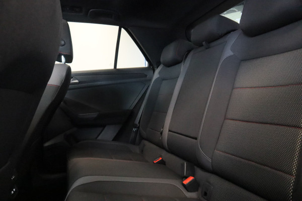 Volkswagen T-Roc 1.5 TSI Sport Panorama dak Stuurwielverwarming ! 2e Paasdag geopend van 12.00 tot 17:00u !