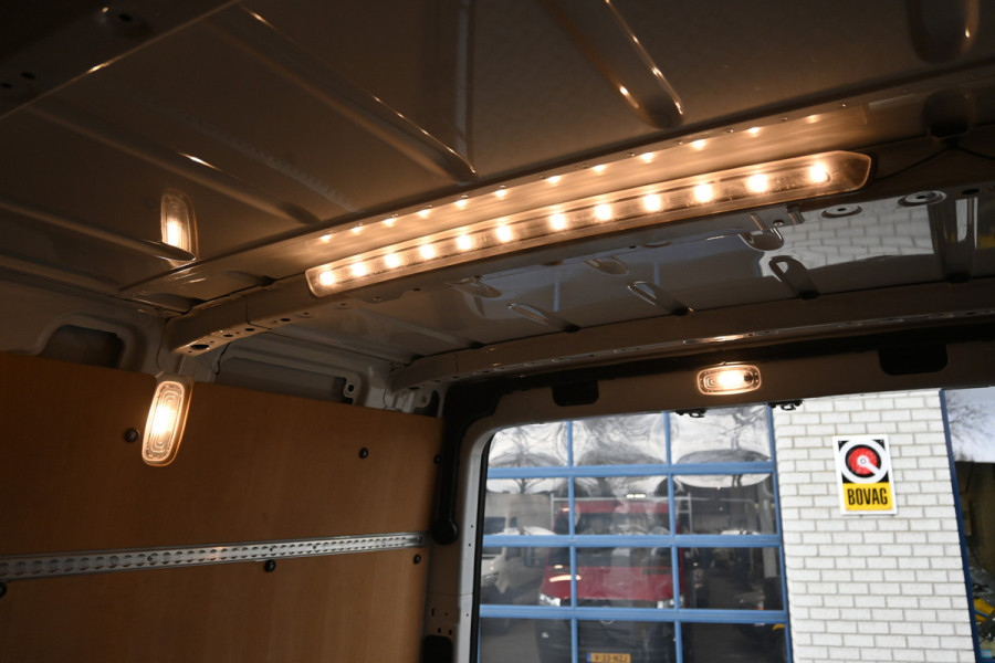 Mercedes-Benz Sprinter 317 CDI L3H2 Pro MBUX met parkeer pakket, 270 graden deuren, Etc.