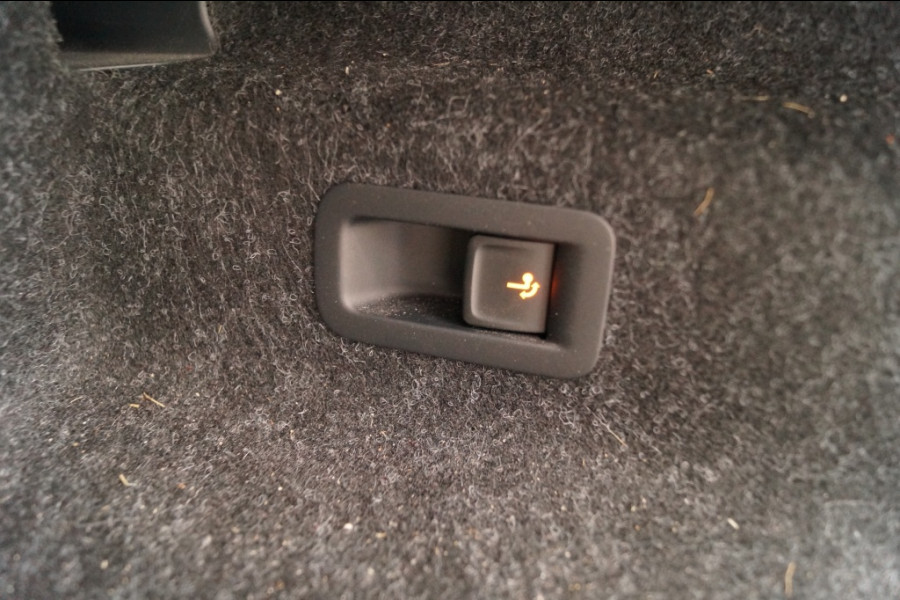 Škoda ENYAQ iV 80 204pk 77kWh -SOH89%-TREKHAAK-PANO-ECC-PDC-