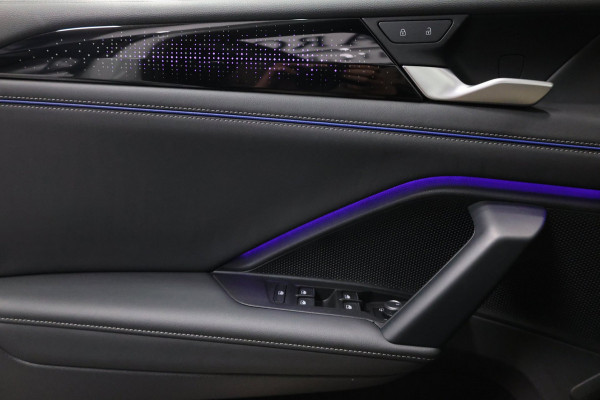 Volkswagen Tiguan 1.5 eTSI 3x R-Line IQ+LED/VIRTUAL/SFEER/PANO/ALCANTARA+S.VERWARMING/20" LMV/CAM/LINE/ACC/ECC/12 MDN GARANTIE!