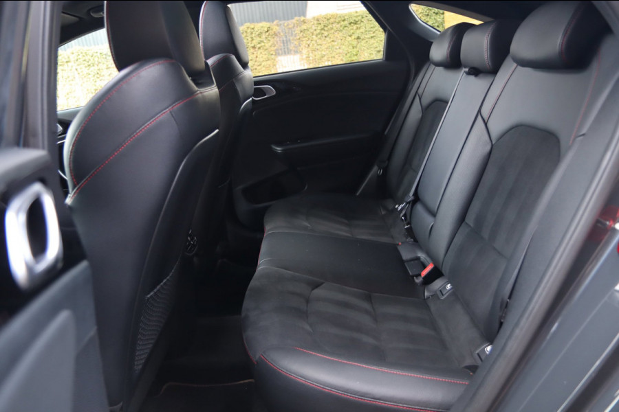 Kia ProCeed 1.6 T-GDI GT / PANODAK / KEYLESS / MEMORY / JBL / CAMERA / CARPLAY