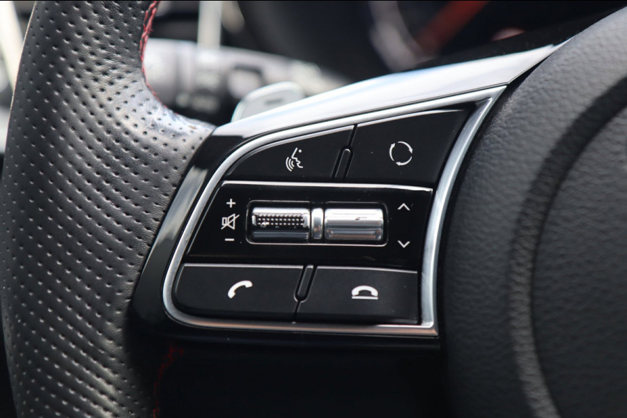 Kia ProCeed 1.6 T-GDI GT / PANODAK / KEYLESS / MEMORY / JBL / CAMERA / CARPLAY