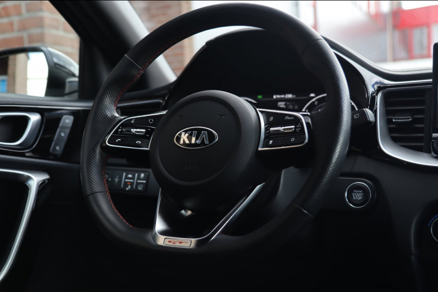 Kia ProCeed 1.6 T-GDI GT / PANODAK / KEYLESS / MEMORY / JBL / CAMERA / CARPLAY