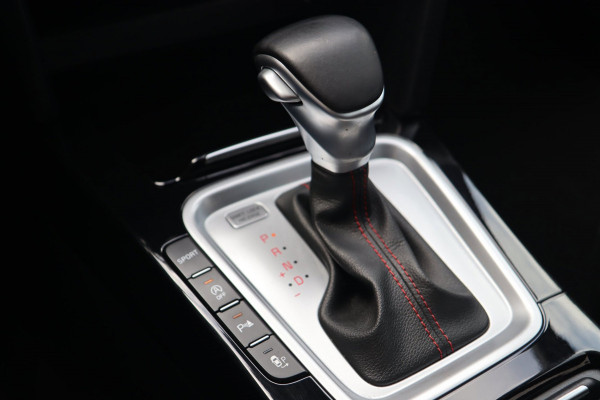 Kia ProCeed 1.6 T-GDI GT / PANODAK / KEYLESS / MEMORY / JBL / CAMERA / CARPLAY