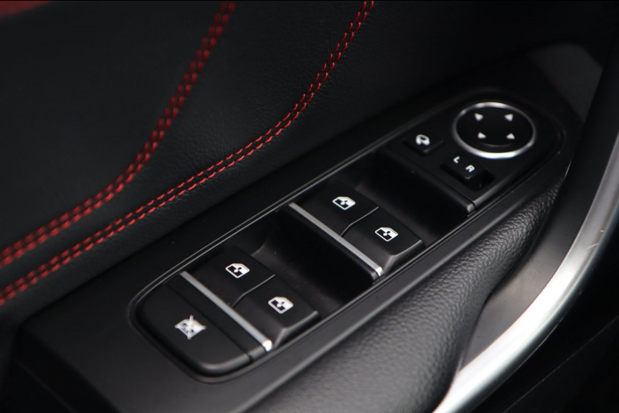 Kia ProCeed 1.6 T-GDI GT / PANODAK / KEYLESS / MEMORY / JBL / CAMERA / CARPLAY