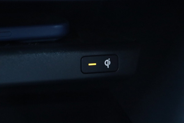 Kia ProCeed 1.6 T-GDI GT / PANODAK / KEYLESS / MEMORY / JBL / CAMERA / CARPLAY