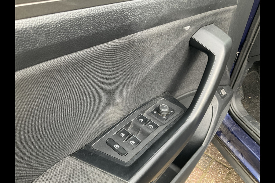 Volkswagen T-Roc 1.5 TSI 150pk Aut7 Style Camera Carplay IQ Drive Business