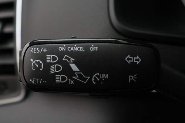 Škoda Karoq 1.5 TSI ACT Style Business Climate, Cruise, Verwarmde Voorruit, Apple Carplay, LED, Trekhaak, 18''