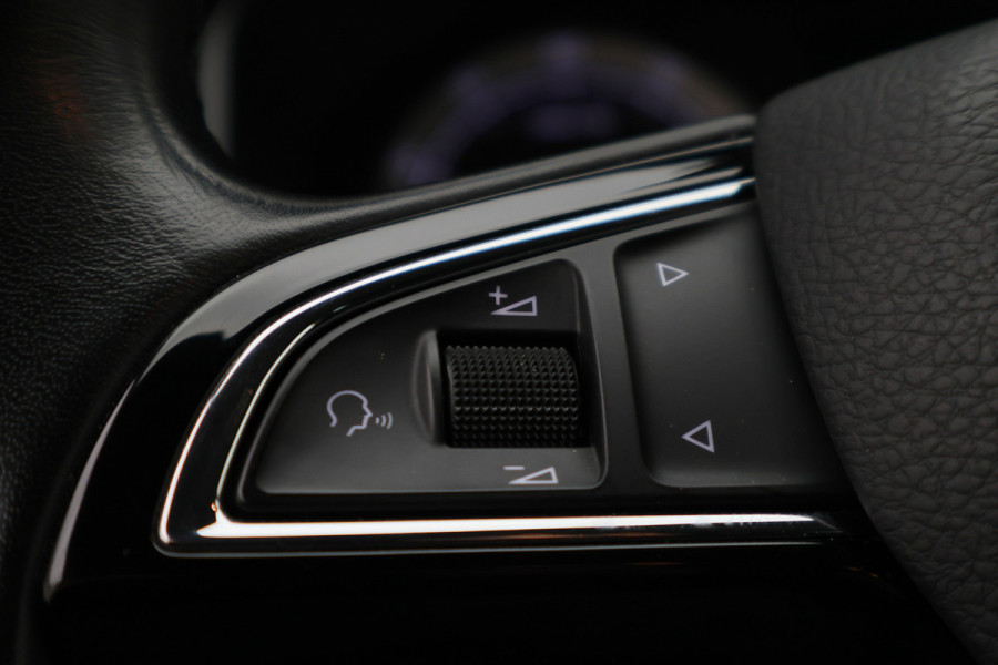 Škoda Karoq 1.5 TSI ACT Style Business Climate, Cruise, Verwarmde Voorruit, Apple Carplay, LED, Trekhaak, 18''