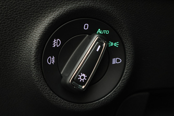 Škoda Karoq 1.5 TSI ACT Style Business Climate, Cruise, Verwarmde Voorruit, Apple Carplay, LED, Trekhaak, 18''