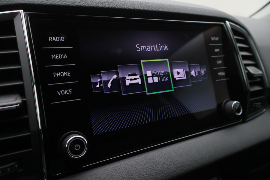 Škoda Karoq 1.5 TSI ACT Style Business Climate, Cruise, Verwarmde Voorruit, Apple Carplay, LED, Trekhaak, 18''