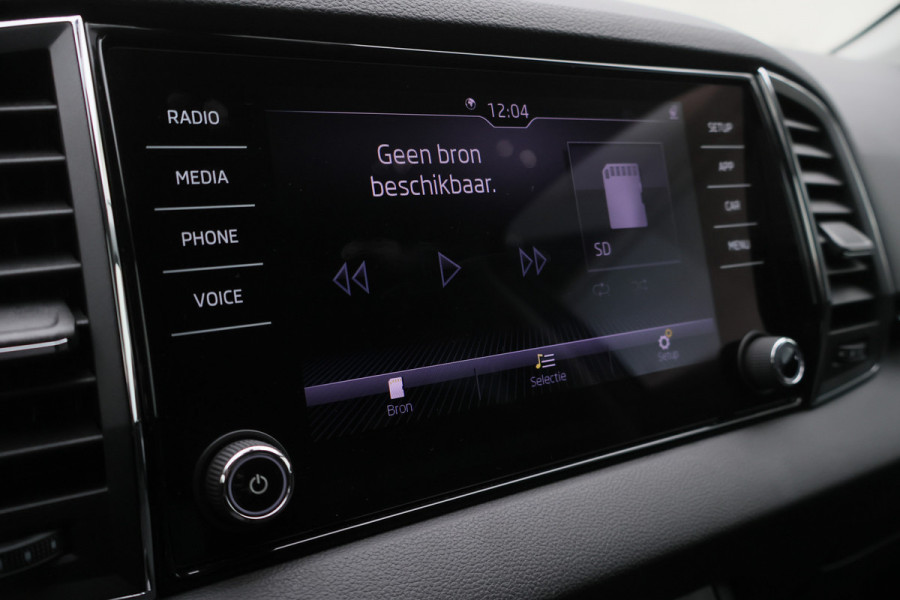 Škoda Karoq 1.5 TSI ACT Style Business Climate, Cruise, Verwarmde Voorruit, Apple Carplay, LED, Trekhaak, 18''