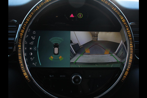 MINI Mini 1.5 Cooper Automaat Maximise | Achteruitrij Camera | Navigatie | Keyless start | Climate Control | Parkeer sensoren | Verwarmde voorstoelen