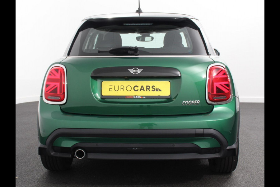 MINI Mini 1.5 Cooper Automaat Maximise | Achteruitrij Camera | Navigatie | Keyless start | Climate Control | Parkeer sensoren | Verwarmde voorstoelen