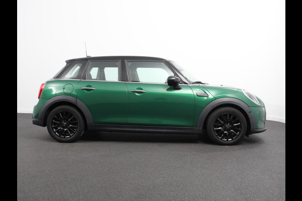 MINI Mini 1.5 Cooper Automaat Maximise | Achteruitrij Camera | Navigatie | Keyless start | Climate Control | Parkeer sensoren | Verwarmde voorstoelen