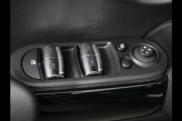MINI Mini 1.5 Cooper Automaat Maximise | Achteruitrij Camera | Navigatie | Keyless start | Climate Control | Parkeer sensoren | Verwarmde voorstoelen