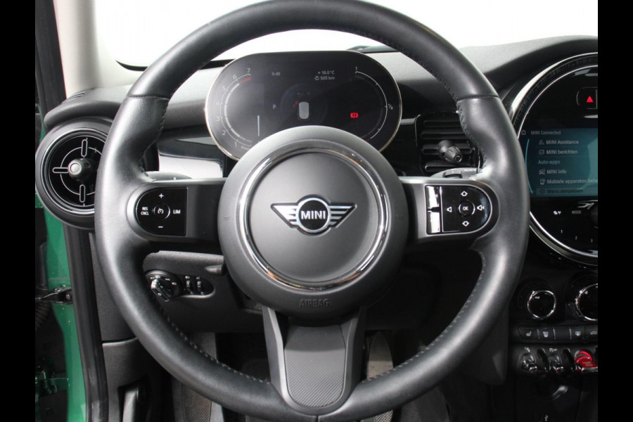 MINI Mini 1.5 Cooper Automaat Maximise | Achteruitrij Camera | Navigatie | Keyless start | Climate Control | Parkeer sensoren | Verwarmde voorstoelen