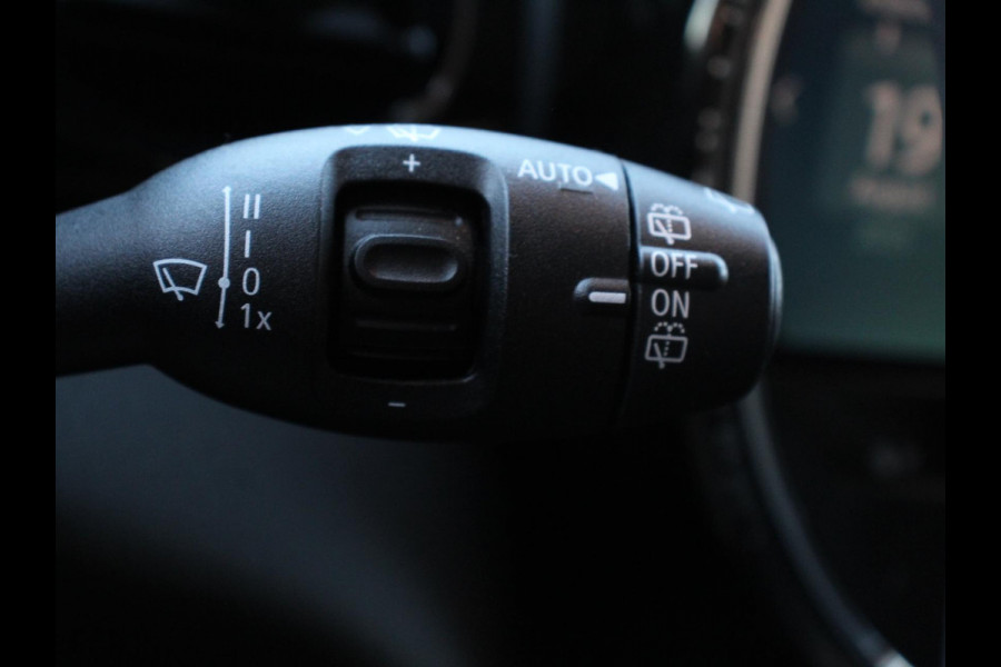 MINI Mini 1.5 Cooper Automaat Maximise | Achteruitrij Camera | Navigatie | Keyless start | Climate Control | Parkeer sensoren | Verwarmde voorstoelen