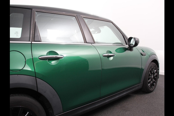 MINI Mini 1.5 Cooper Automaat Maximise | Achteruitrij Camera | Navigatie | Keyless start | Climate Control | Parkeer sensoren | Verwarmde voorstoelen