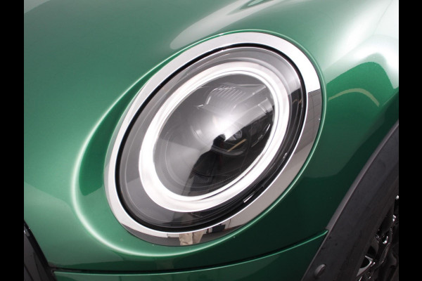 MINI Mini 1.5 Cooper Automaat Maximise | Achteruitrij Camera | Navigatie | Keyless start | Climate Control | Parkeer sensoren | Verwarmde voorstoelen