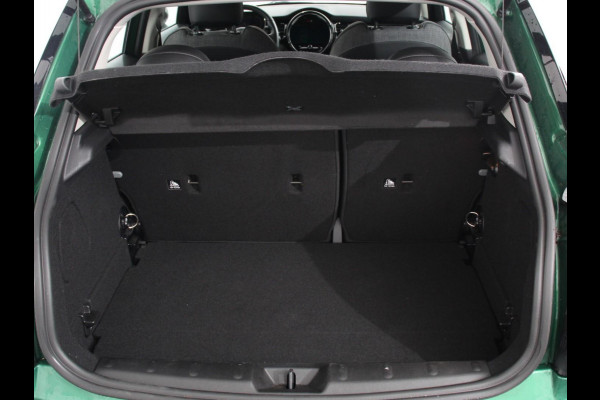 MINI Mini 1.5 Cooper Automaat Maximise | Achteruitrij Camera | Navigatie | Keyless start | Climate Control | Parkeer sensoren | Verwarmde voorstoelen