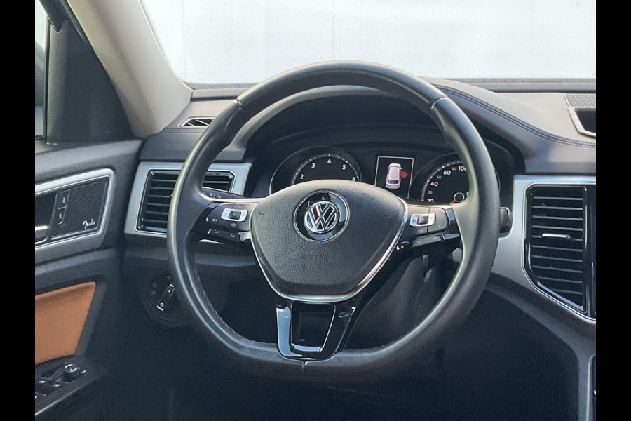 Volkswagen TERAMONT 3.6 VR6 277pk 7-Pers Pano Memory Stoelverw+Ventilatie 360° Leer BOMVOL!