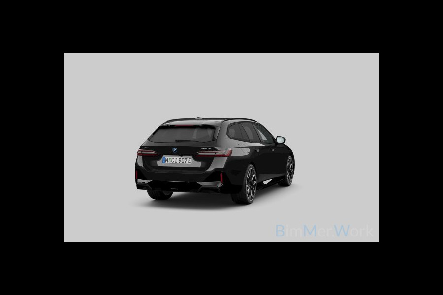 BMW 5 Serie Touring 550e xDrive M-Sport Pro Pano ACC B&W 360 HUD Stoelvent