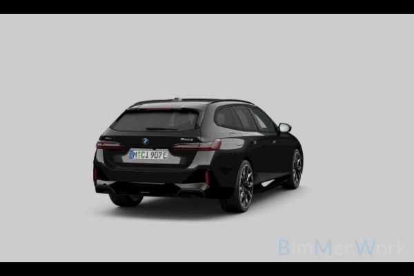 BMW 5 Serie Touring 550e xDrive M-Sport Pro Pano ACC B&W 360 HUD Stoelvent