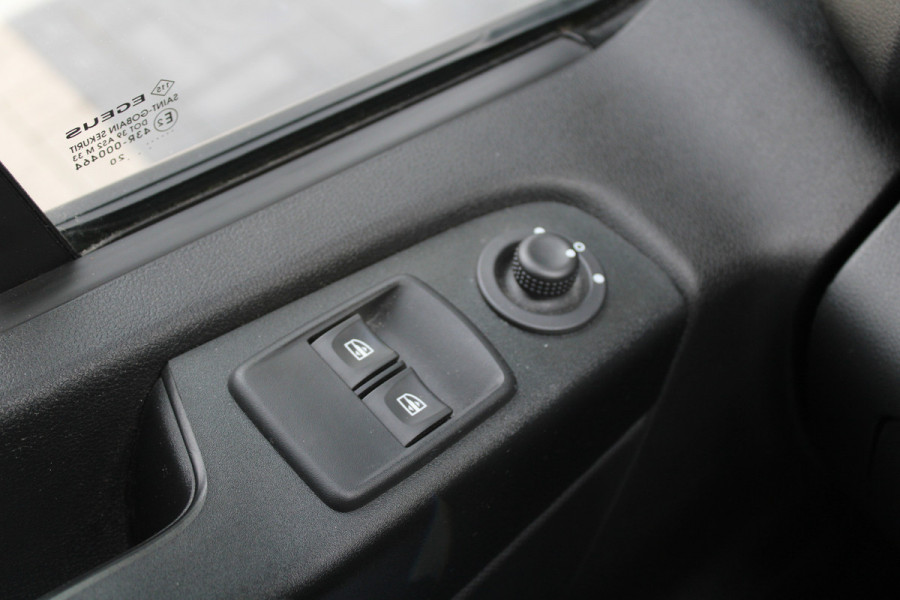 Renault Trafic Passenger 2.0 dCi 120 Grand Life 120pk 9 Zits - Prijs excl. BTW - Airco - Cruise - LED - Navi - Bluetooth - Rijklaar