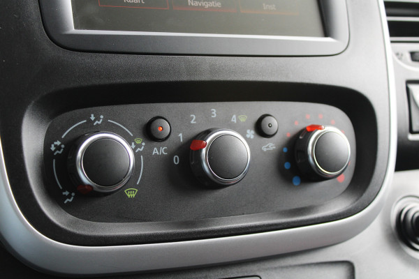 Renault Trafic Passenger 2.0 dCi 120 Grand Life 120pk 9 Zits - Prijs excl. BTW - Airco - Cruise - LED - Navi - Bluetooth - Rijklaar